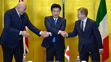 Photo: Britain, Japan and Italy sign advanced fighter jet programme treaty