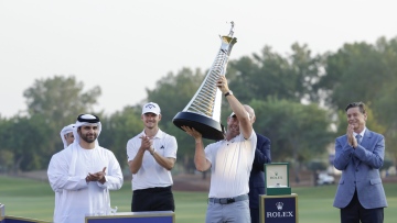 Photo: Mansoor bin Mohammed honours DP World Tour Championship winner