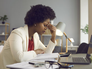  alt="Women leaders experience burnout, work unrecognized"  title="Women leaders experience burnout, work unrecognized" 